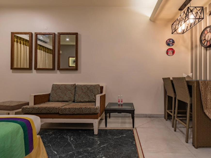 Hotel Imperial Park Sector 45 Gurgaon Buitenkant foto