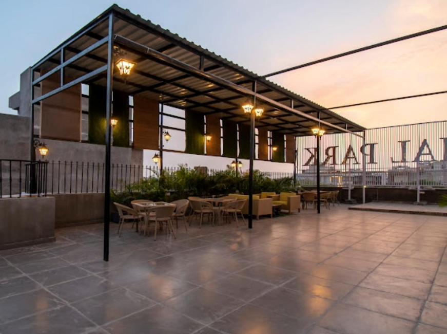 Hotel Imperial Park Sector 45 Gurgaon Buitenkant foto