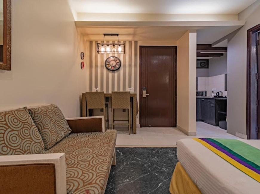 Hotel Imperial Park Sector 45 Gurgaon Buitenkant foto