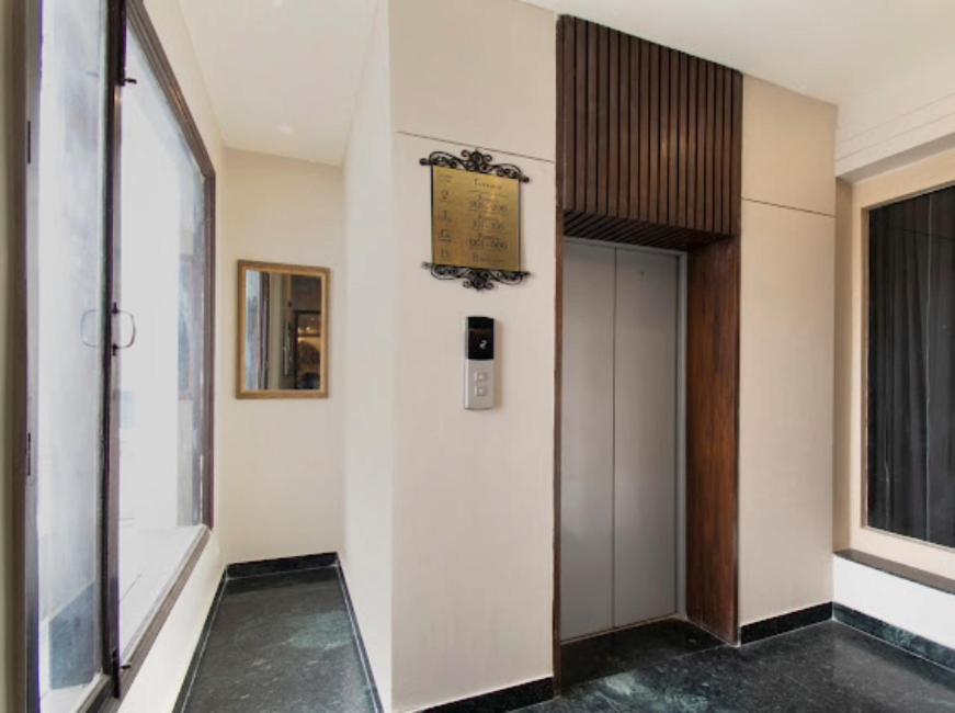 Hotel Imperial Park Sector 45 Gurgaon Buitenkant foto