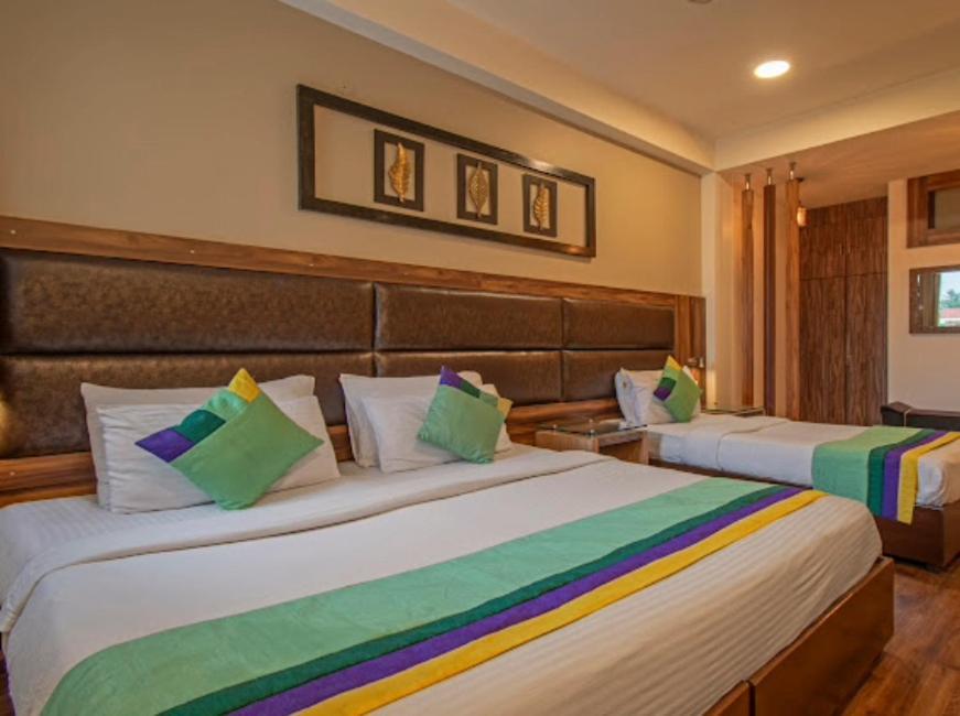 Hotel Imperial Park Sector 45 Gurgaon Buitenkant foto