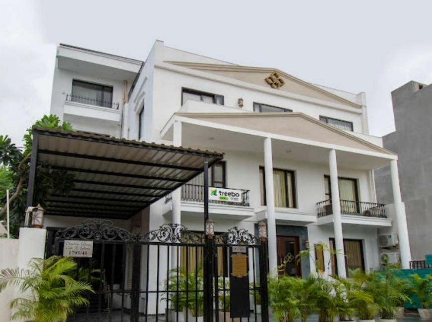 Hotel Imperial Park Sector 45 Gurgaon Buitenkant foto