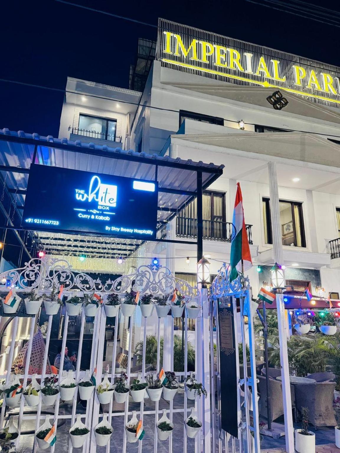Hotel Imperial Park Sector 45 Gurgaon Buitenkant foto